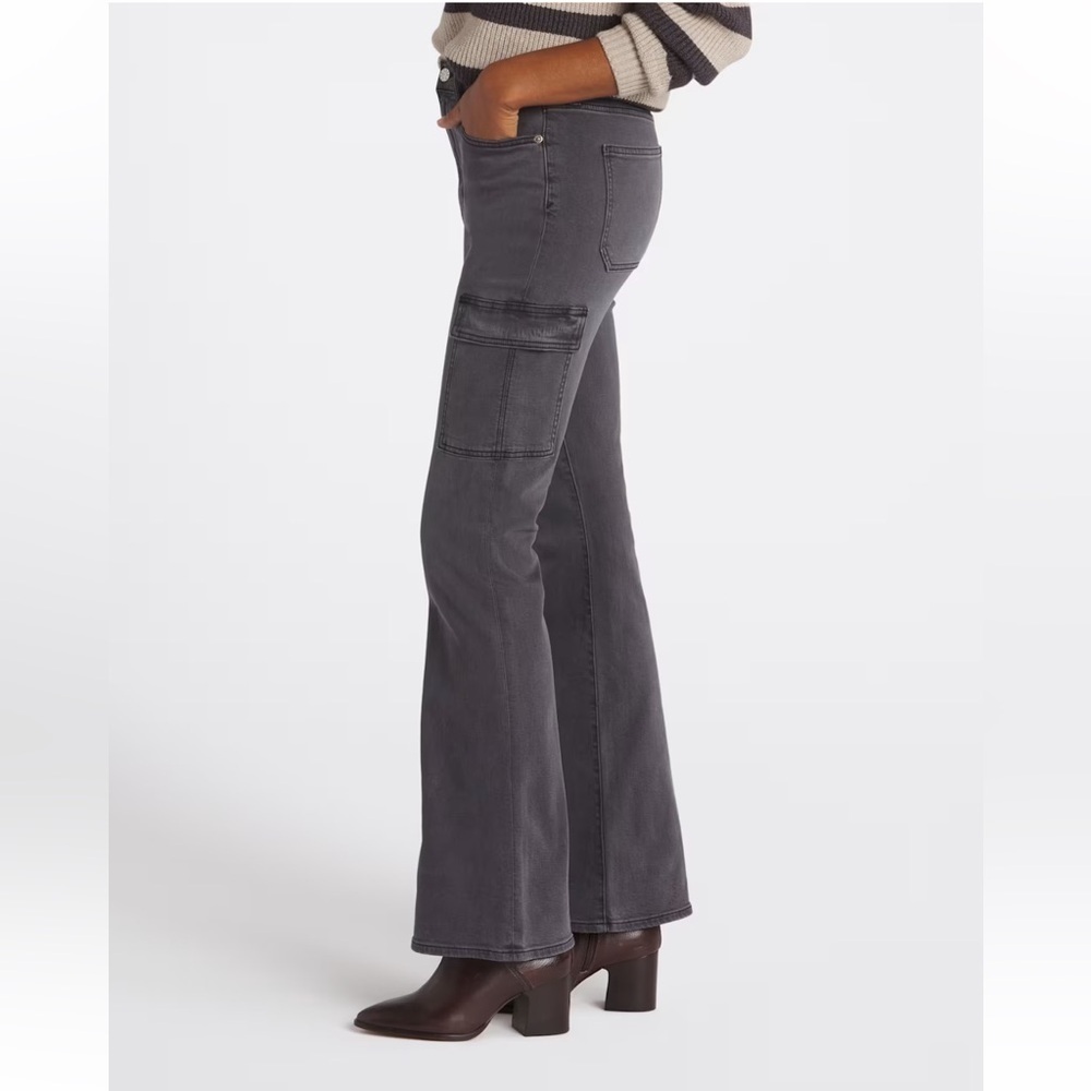 EUC/ Gently Used Daze Go Getter Cargo High Rise Flare Jean Size 27